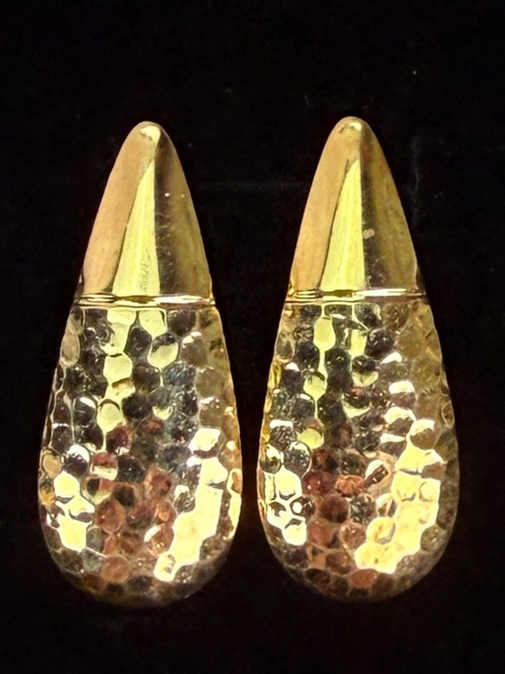 Vintage Lightweight Hammered Goldtone Teardrop so it Pierced Earrings
